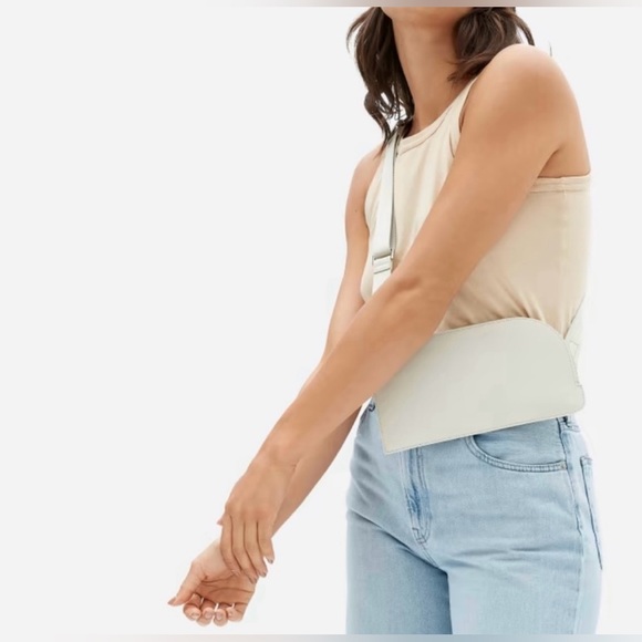 Everlane crossbody cactus sling in bone/light grey color NWT - Picture 2 of 2